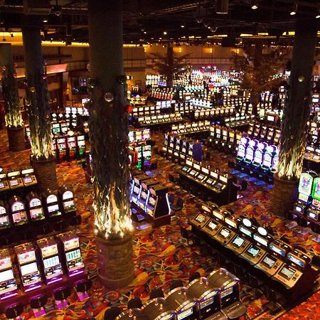 Bally'S Twin River Lincoln Casino & Hotel Buitenkant foto